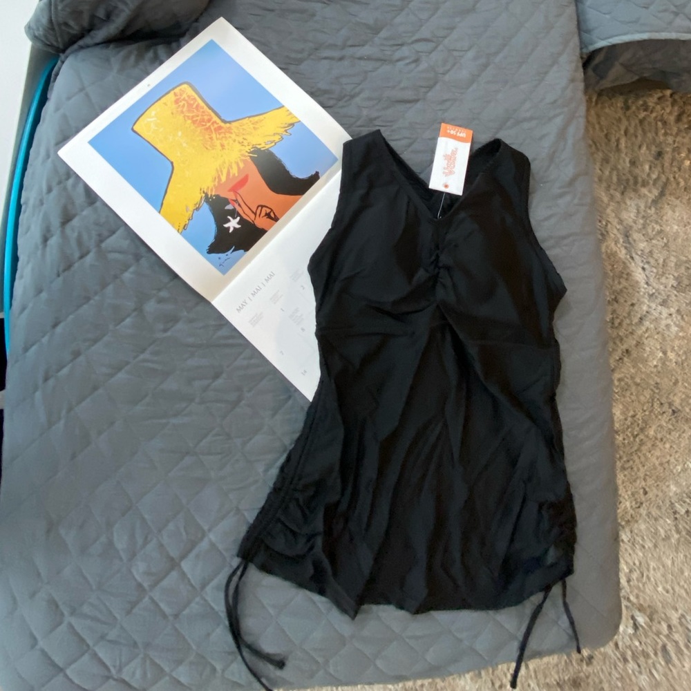 NWT UVSkins black ruched swim top